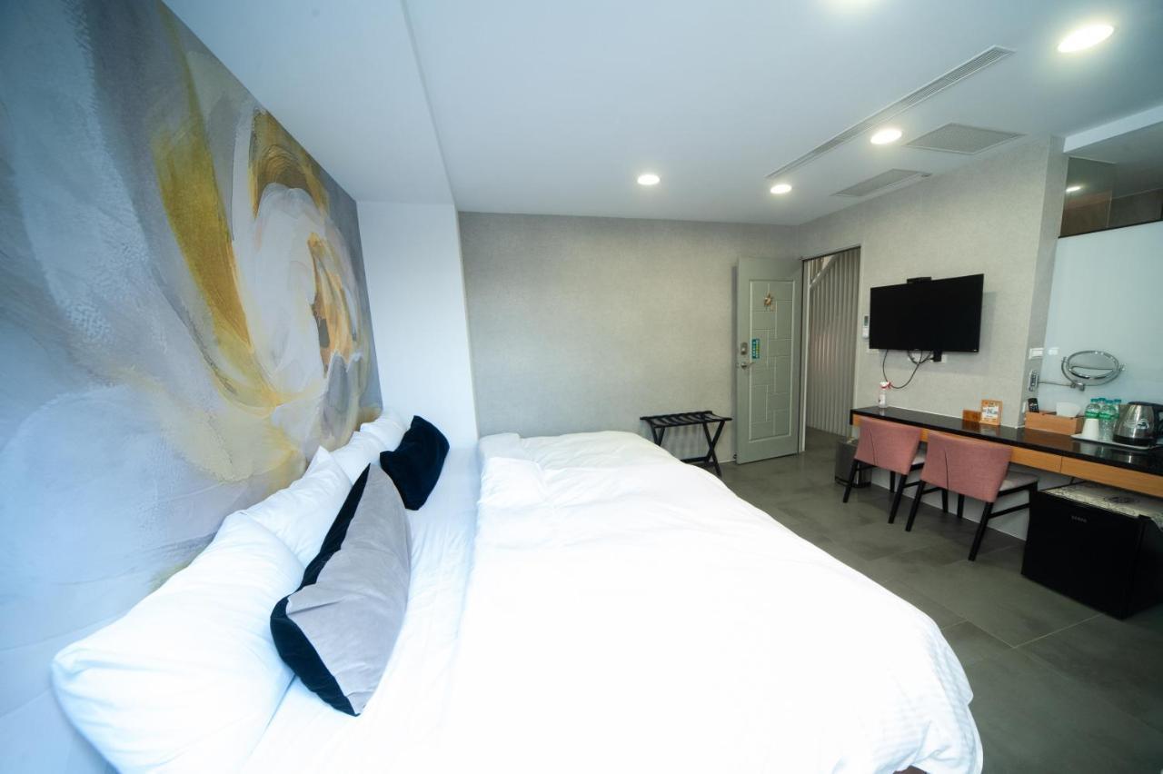Bed and Breakfast 會呼吸的房-採自助式入住-有電梯 Huwei Zewnętrze zdjęcie