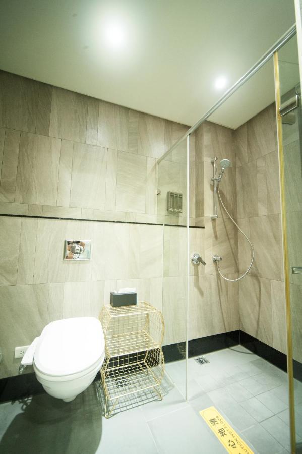 Bed and Breakfast 會呼吸的房-採自助式入住-有電梯 Huwei Zewnętrze zdjęcie